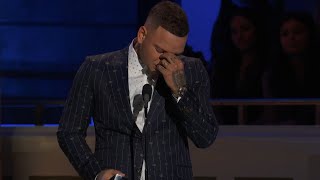 Kane Brown Breaks Down In Tears Dedicating Award To Late Drummer [upl. by Eybbob27]