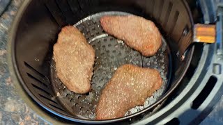 Air Fryer Cube Steak  How To Cook Cube Steak In The Air Fryer  Easy Keto Dinner [upl. by Lathrope]