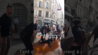 Des militants écologistes aspergent de la peinture orange près de l’Elysée news ecologie climat [upl. by Attehcram926]