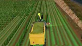 Simtractor  Ensilage dherbe avec une John Deere 7500 [upl. by Hayse255]