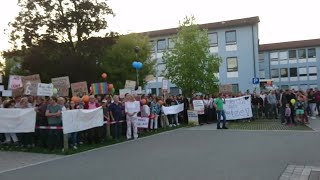 AfDVeranstaltung in Osterhofen begleitet von lautstarken Protesten [upl. by Zenda915]