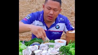 Big oysters with sauce sashimi [upl. by Adrien]