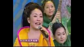 The Old 12 Girls Band with Chinas First Lady Peng Liyuan 彭丽媛 on Chinese new year show 2002 [upl. by Atinev848]