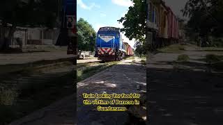 Train looking for food for the victims of Baracoa in Guantanamo [upl. by Upali]