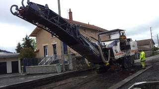 Travaux place de la gare à Allègre  la raboteuse [upl. by Aaron421]