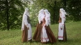 Lithuanian folk glee  Kupiškio sutartinės  Gegutyta sodi sodely kukovo Kupkėmis [upl. by Mildred153]