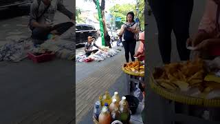 Teman dagang kaki lima lagi jajan di sra gede [upl. by Einamrej]