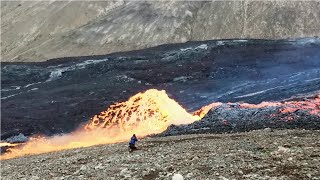 Lava wave close call lava splash almost frying guy  Fagradalsfjall Geldingadalir Volcano 26821 [upl. by Henry]