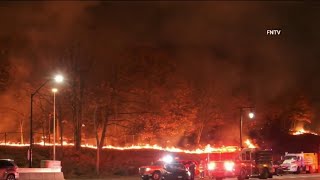 Incendios forestales se extienden a partes del Alto Manhattan y crecen en NJ [upl. by Akirehc25]