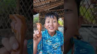 Nước chấm chân gà đáng sợ  Scary chicken feet dipping sauce shorts [upl. by Lerrehs567]