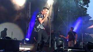 Francesco Gabbani Vigevano PV 08072018  AMEN  SOFTWARE [upl. by Eilis]