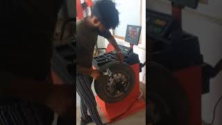 Digital wheel balancer machine available stock mob 8750656977 balancer machine  balancing machine [upl. by Marlon417]