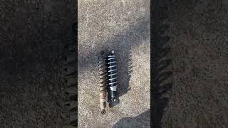 Yamaha Grizzly 700 XTR front shock versus Yamaha Raptor 250 front shock [upl. by Dilan647]