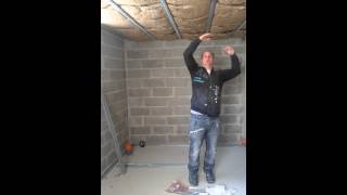 comment mettre la laine en plafond placo [upl. by Irihs]