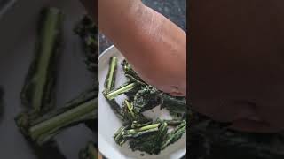 Kale Chips 15 minutes in the oven health kale youtubeshorts goviral [upl. by Roderica]