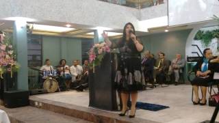 Veja o vídeo da cantora Vanilda Bordieri louvando sem palavras foi uma benção na sede da Igreja Asse [upl. by Nawor]