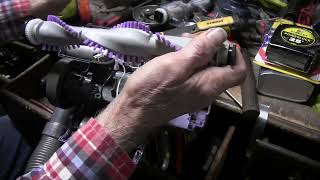 Shark vacuum brush roller replace how to replace a brush roller in a Shark vacuum cleaner [upl. by Sara285]