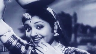 Na Maaro Nazariya Ke Baan  Lata Mangeshkar Pehli Jhalak Dance Song [upl. by Auqinahc]