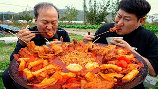 닭볶음탕 떡 어묵 고구마 사리에 수제비까지 넣은 솥뚜껑 닭볶음탕 Braised Spicy Chicken 요리amp먹방  Mukbang eating show [upl. by Pelson237]