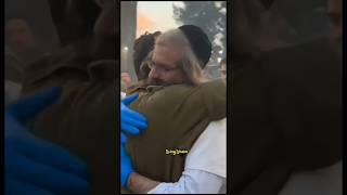 Hasidic Jew and a secular Jew embrace by an Israel army base So much love israel [upl. by Akirret]