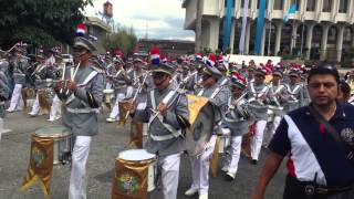 Banda Colegio San Jose de Los Infantes Burguer King 2013 [upl. by Leahcin]