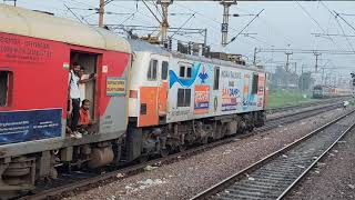 Azamgarh Delhi Jn Kaifiyat Express Approaching Ghaziabad Junction [upl. by Oilicec]