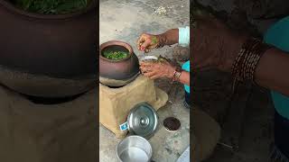 Maa Ke Hathon Ka palaksaag villagekitchen villagefood sunilpalvlogs [upl. by Pedro]