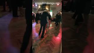 Pasos clásicos de milonga baile de tango social Salón Canning Milonga Parakultural [upl. by Imaj86]