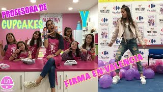 HACIENDO CUP CAKES CON FANS 🥧 Y FIRMA EN VALENCIA LA DIVERSION DE MARTINA [upl. by Ledba79]