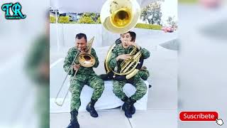 Militares tocando tuba y trombon [upl. by Christine]