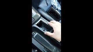 Como arreglar cenicero BMW 328i coupe E36 pt1 [upl. by Glass]