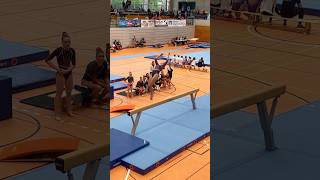 War leider eine sehr wackelige Übung😭🤸🏼 turnen balkenturnen gymnastics [upl. by Putnam645]