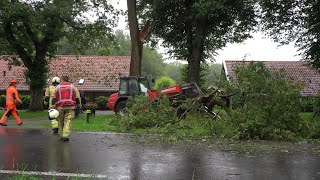 Grote tak breek af  Boer met verreiker is de brandweer te snel af  Asserstraat N373 Huis ter Heide [upl. by Aidroc]