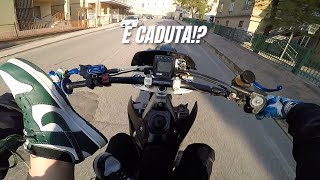 PORTO LA MIA RAGAZZA IN MOTO PER LA PRIMA VOLTA É CADUTA😱 [upl. by Lukasz]