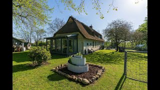 Modernes Reetdachhaus in idyllischer Alleinlage zum Verkauf  Ein Zuhause für die Seele [upl. by Reinke]