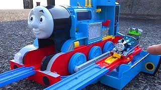 Big Thomas Coal toys amp Thomas Plarail Lets Go to Lake Biwa Chuggington Train toys [upl. by Ailefo]