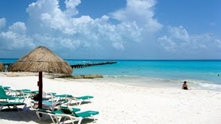 Cancun Caribbean Blue in hotel zone  カンクンのカリビアンブルーな海をホテルゾーンにて [upl. by Rramed598]