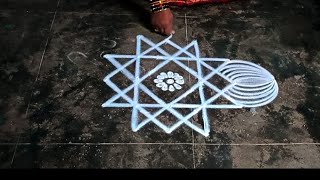 Easy amp Simple rangoli design 🌹 Traditional Friday Rangoli design [upl. by Lacim]