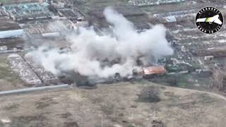 Ukraine war footage Russian Camp Hit By Airbursting 182 000 Tungsten Fragments Warhead M30A1 [upl. by Gerry]