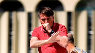 Jair Bolsonaro tousse sans masque lors d’un rassemblement anticonfinement [upl. by Lamrert]