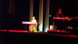 Laleh  Du Följer Med Mig Västerås Konserthus 20120419 [upl. by Foy]