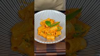 Rigatoni con pesto di pomodori confit e burrata italiancuisine quickrecipe pastalovers [upl. by Eduino94]