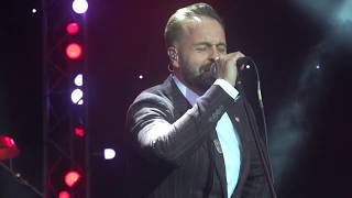 Alfie Boe Sing Sing Sing  Fleetwood 020618 HD [upl. by Dugaid104]