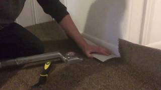 How to stretch trim and tuck carpet carpettoolzcom [upl. by Beryl]