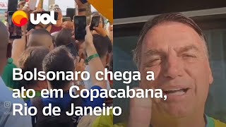 Bolsonaro chega a ato em Copacabana e cumprimenta apoiadores no Rio de Janeiro vídeo [upl. by Ellimak]