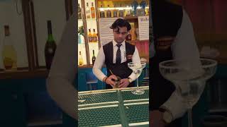 Best bartender mixing cocktail  ytshortsindia youtubeshorts tiktok mixology cocktail drinks [upl. by Darra]