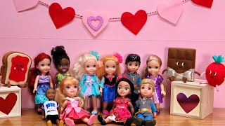 Valentines Day 2024  Elsa amp Anna toddlers  school decorating  gifts  games  Barbie [upl. by Augustina27]