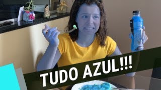 UM DIA INTEIRO SÓ COMENDO COMIDA AZUL [upl. by Einwat418]