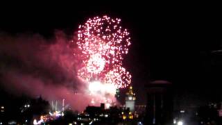 Edinburgh Hogmanay Fireworks 20092010 Newyear Scotland [upl. by Silvain]