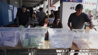 Elecciones locales en Chile golpeado por escándalos y con chances para la ultraderecha  AFP [upl. by Aliuqehs114]